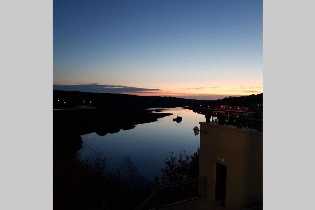The Loft @ Clifden Bay Apartments Bagian luar foto