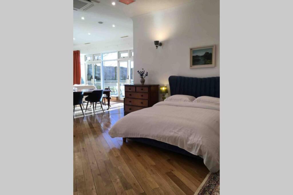 The Loft @ Clifden Bay Apartments Bagian luar foto